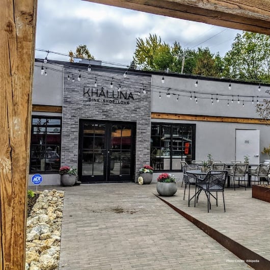 Exterior of Khaluna Minneapolis and outdoor dining patio