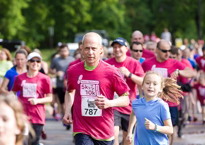 crowd running a 5k